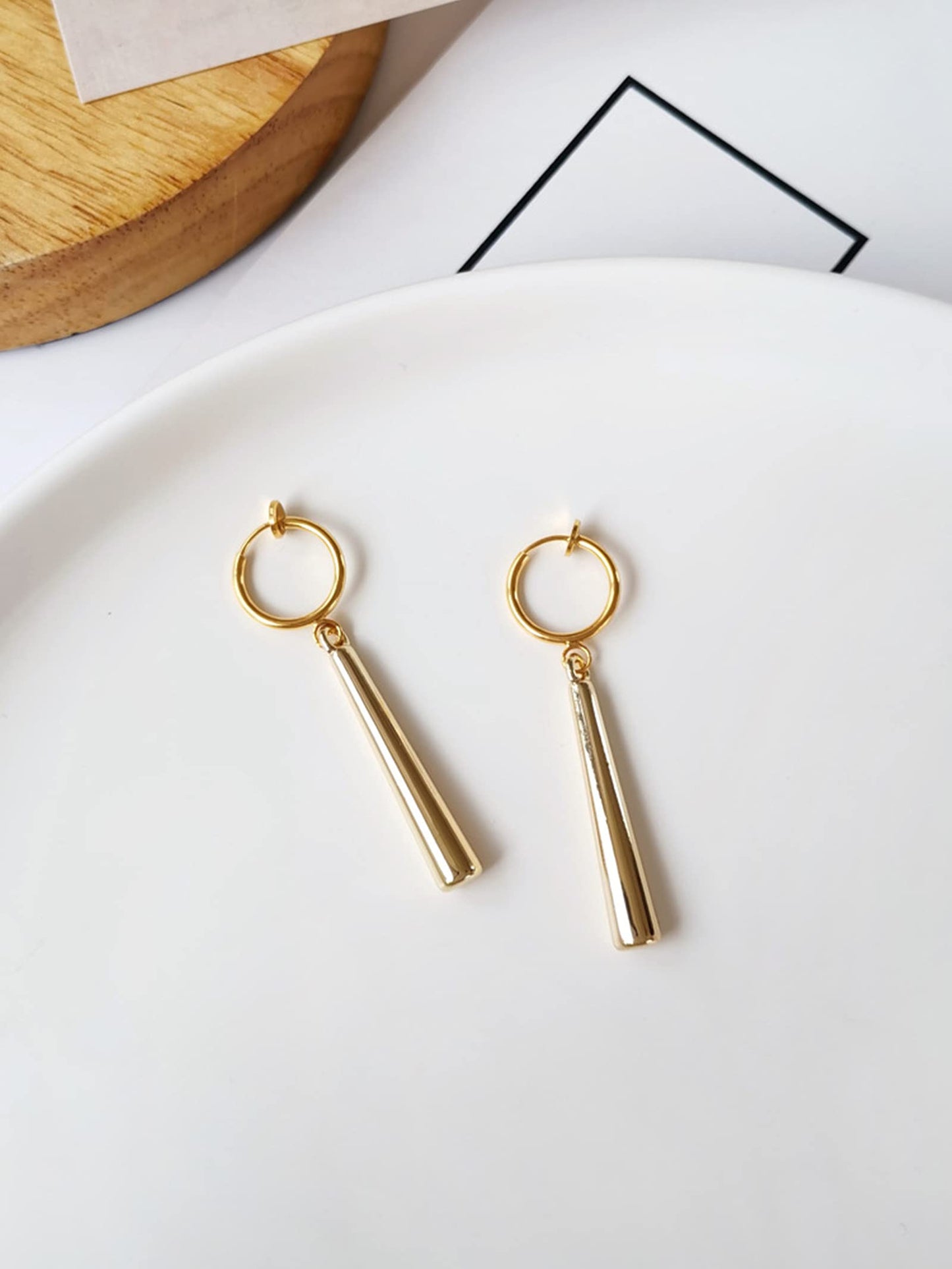 XHBTS Orecchini One Piece Zoro - Orecchini in oro con clip su Anime Cosplay per Amanti degli Anime (clip on) 3 set con Panno e Scatola